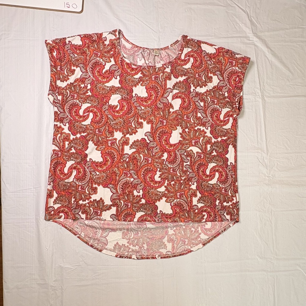 Womens short sleeve high low blouse. Pink/red/white. Paisley print. Size XL